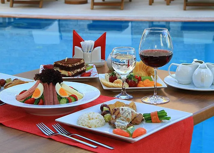 ホテル Ege Tulip Çeşme